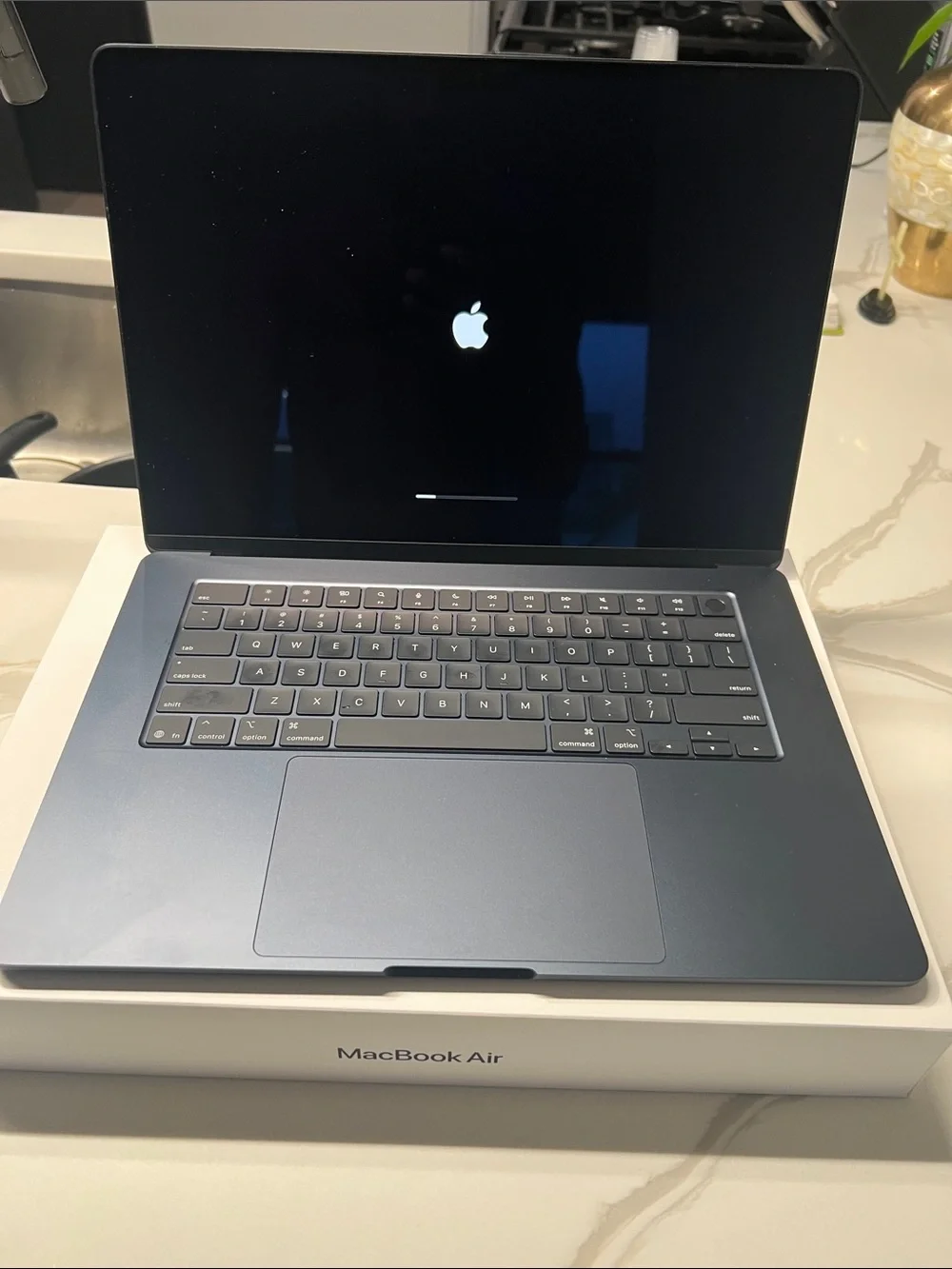 Apple MacBook Air - 15 “ midnight color